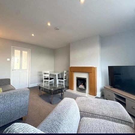 Appartamento Cosy Brighouse 3 Bed House-Great For Contractors Esterno foto