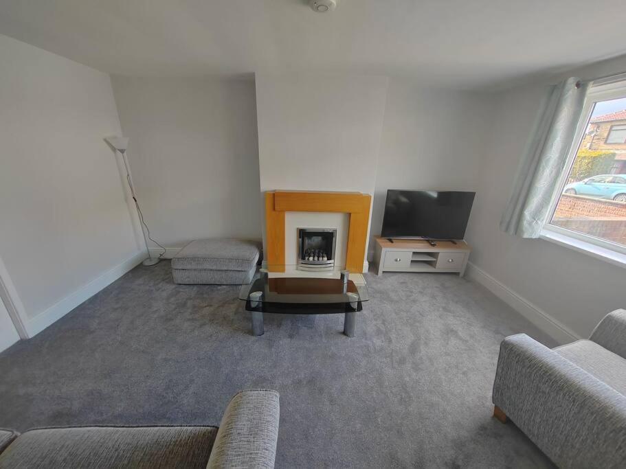 Appartamento Cosy Brighouse 3 Bed House-Great For Contractors Esterno foto