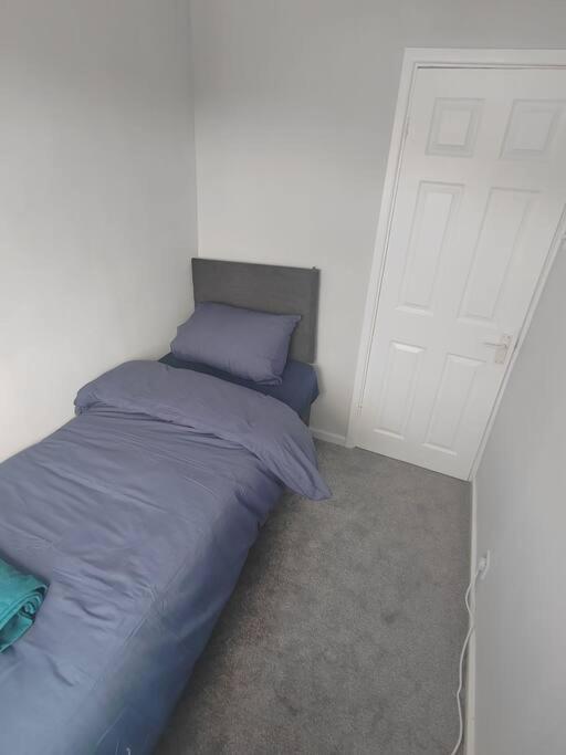 Appartamento Cosy Brighouse 3 Bed House-Great For Contractors Esterno foto