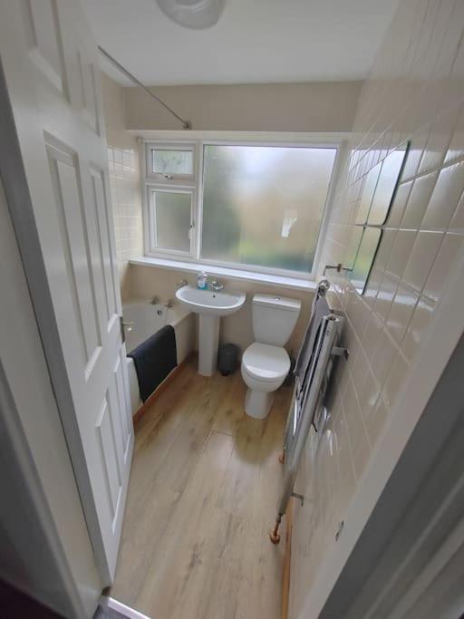 Appartamento Cosy Brighouse 3 Bed House-Great For Contractors Esterno foto
