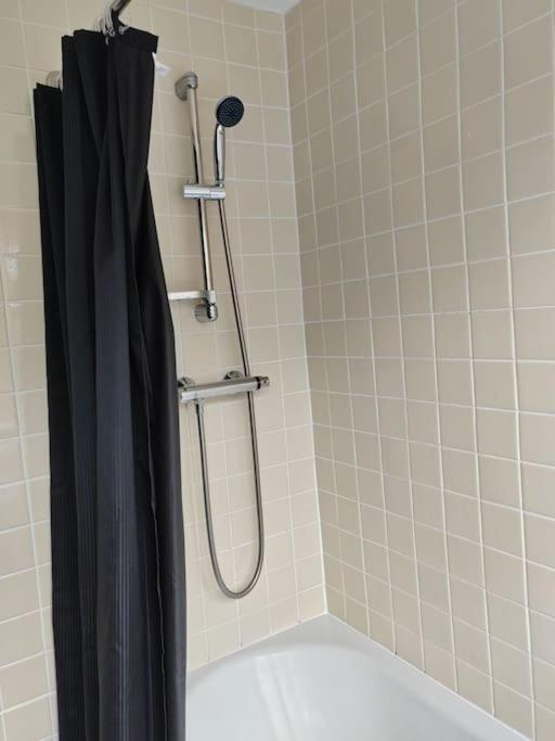 Appartamento Cosy Brighouse 3 Bed House-Great For Contractors Esterno foto