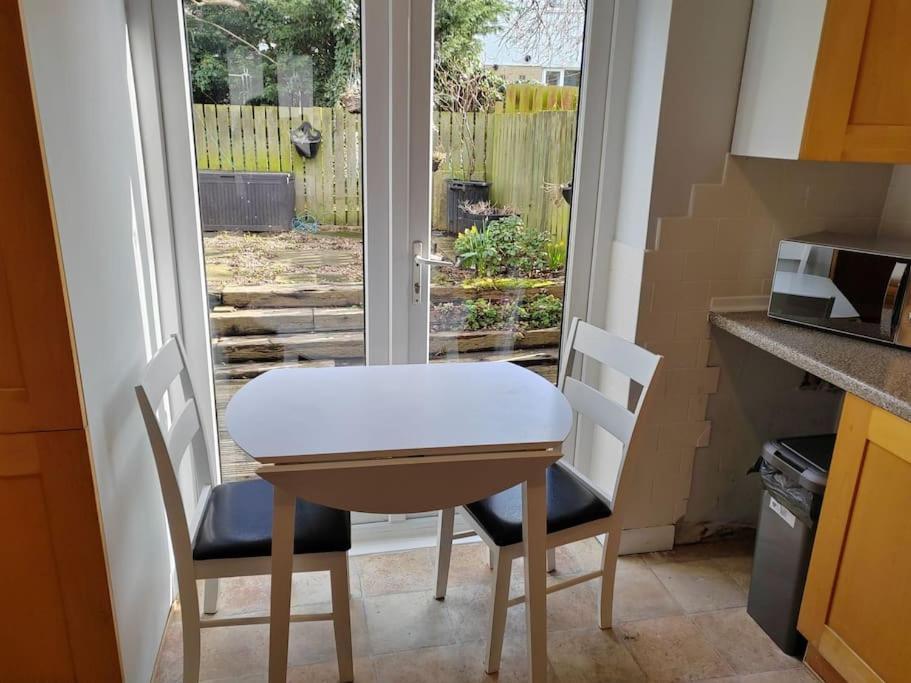 Appartamento Cosy Brighouse 3 Bed House-Great For Contractors Esterno foto