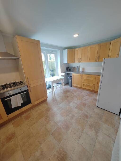 Appartamento Cosy Brighouse 3 Bed House-Great For Contractors Esterno foto