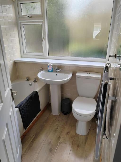 Appartamento Cosy Brighouse 3 Bed House-Great For Contractors Esterno foto