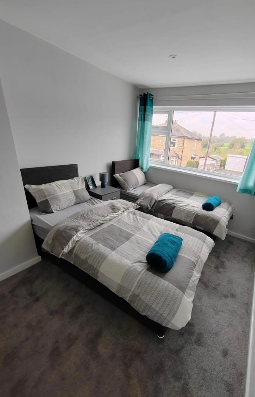 Appartamento Cosy Brighouse 3 Bed House-Great For Contractors Esterno foto